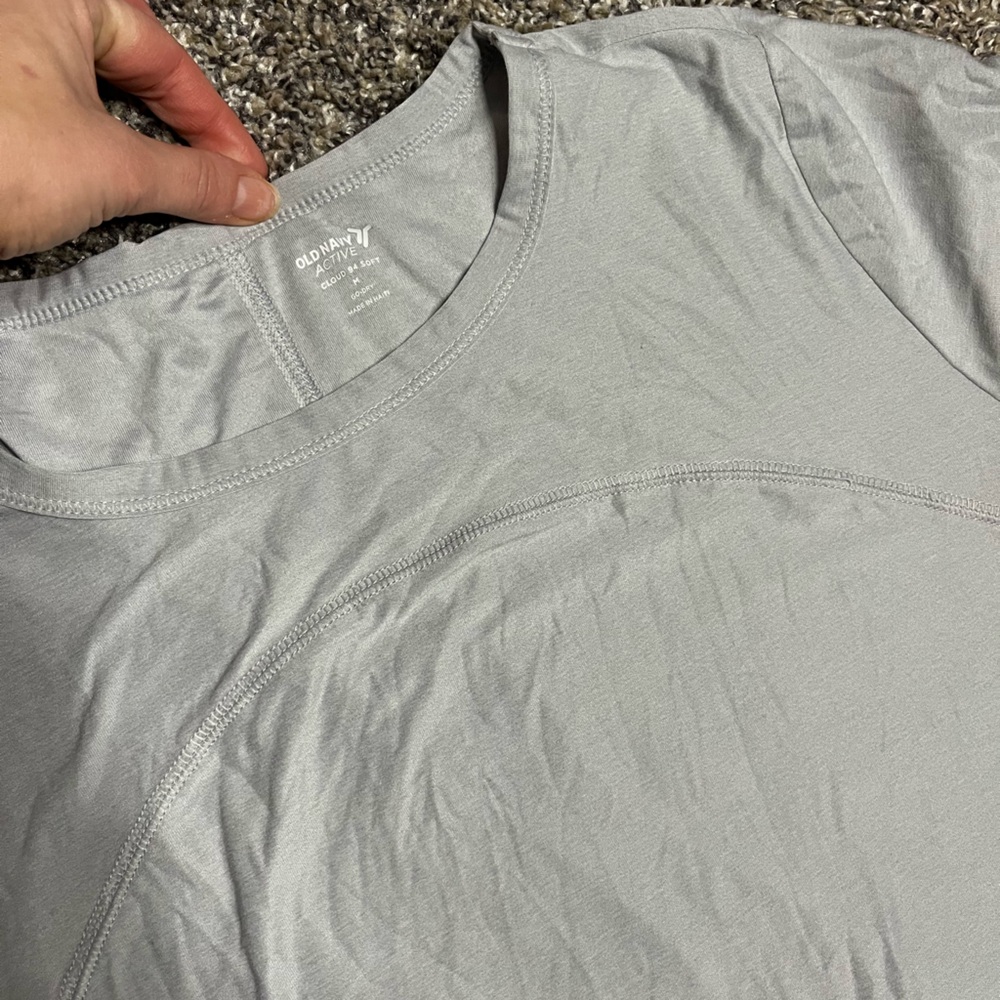 Women's Old Navy Active Tee Gray Size Medium - Picture 5 of 7